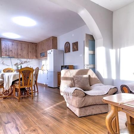 Villa Pavle'S Oasis Virpazar Exterior foto